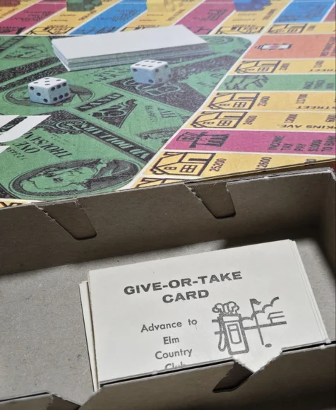 Easy Money Board Game - Colorful Edition - Picture 4 of 9